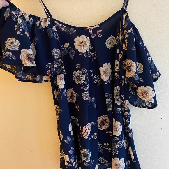 Blue Rain floral top - Picture 3 of 4